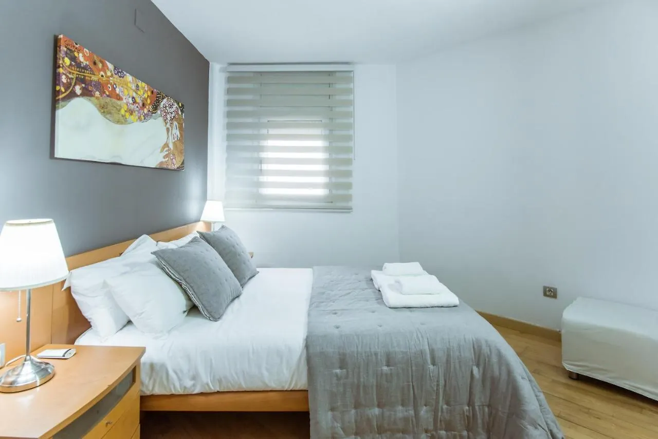 Lägenhet Two Bedroom Townhouse Within 10Min Walk From Beach Barcelona