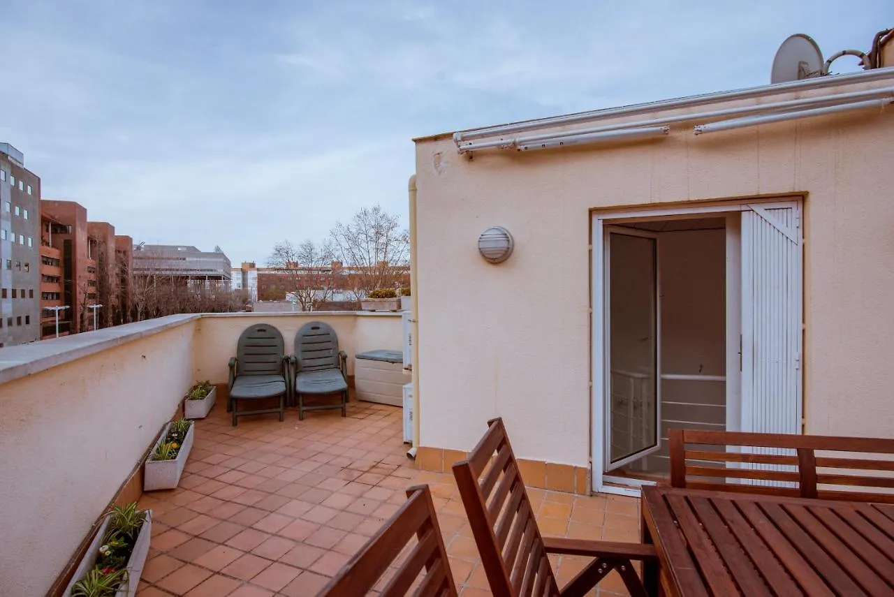 Two Bedroom Townhouse Within 10Min Walk From Beach Barcelona Lägenhet