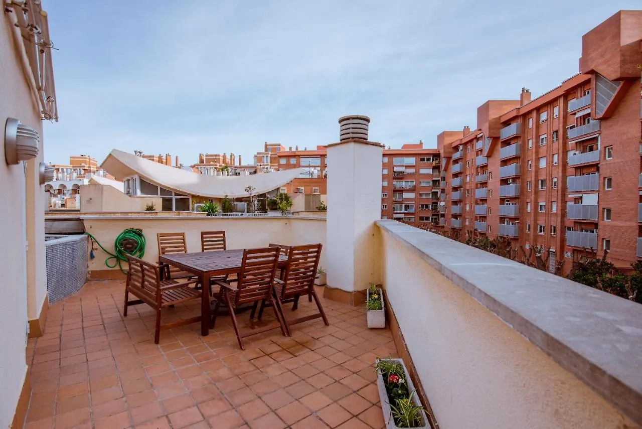 Lägenhet Two Bedroom Townhouse Within 10Min Walk From Beach Barcelona Spanien